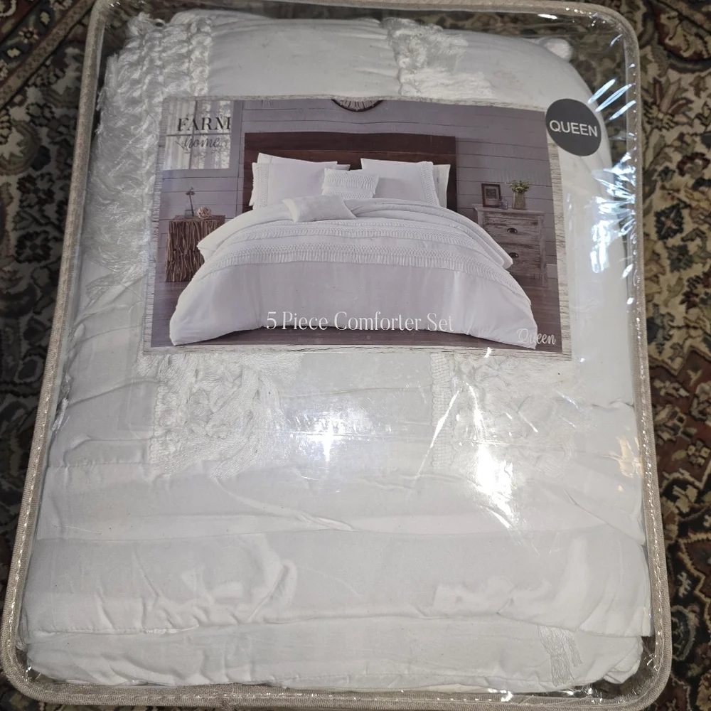 NIP Farm To Home Sanya Collection Queen Size Comforter Set, With Fringe Accents.
